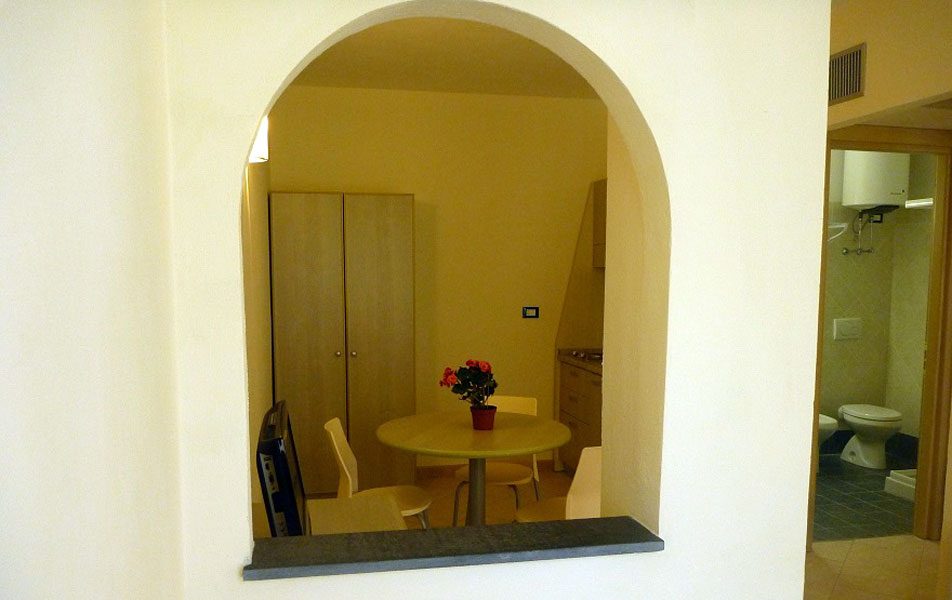 Holiday apartments for 2-4 people: entrance | Villaggio Borgoverde Imperia